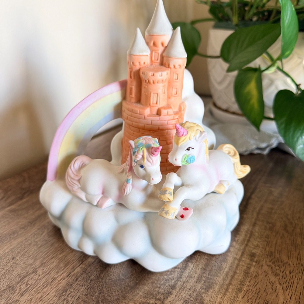 Willitts Designs Unicorn Castle Music‎ Box Vintage Pastel Rainbow Clouds Fantasy